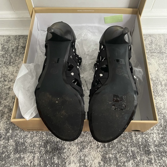 MICHAEL KORS- Sherry open toe black leather heels. Size 9 - Picture 6 of 8